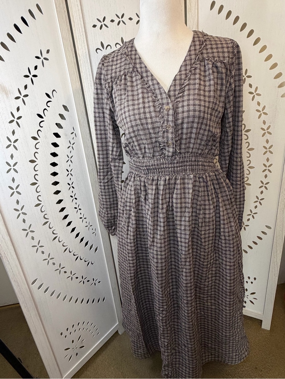 NWT Plaid Long-Sleeve Smocked Waist Midi Dress - Gray - Prairie Homestead Farm